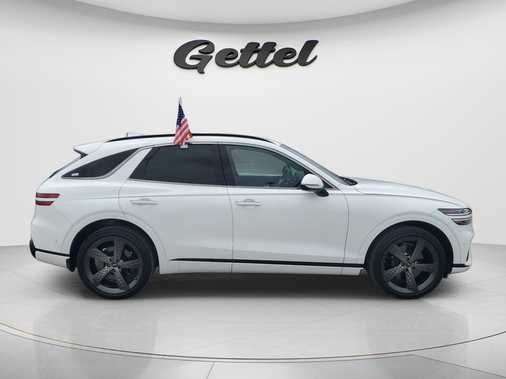 Used 2025 Genesis GV70 3.5T Sport w/ Sport Advanced Package AWD/4WD image 3
