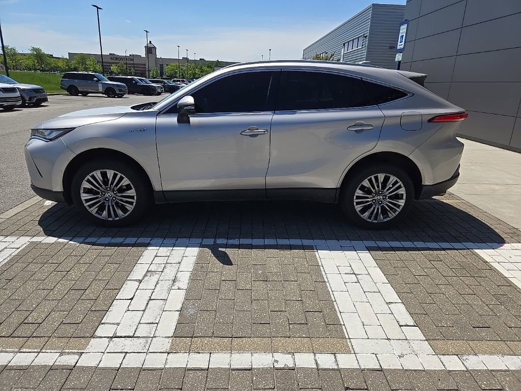 Used 2021 Toyota Venza Limited AWD/4WD image 8