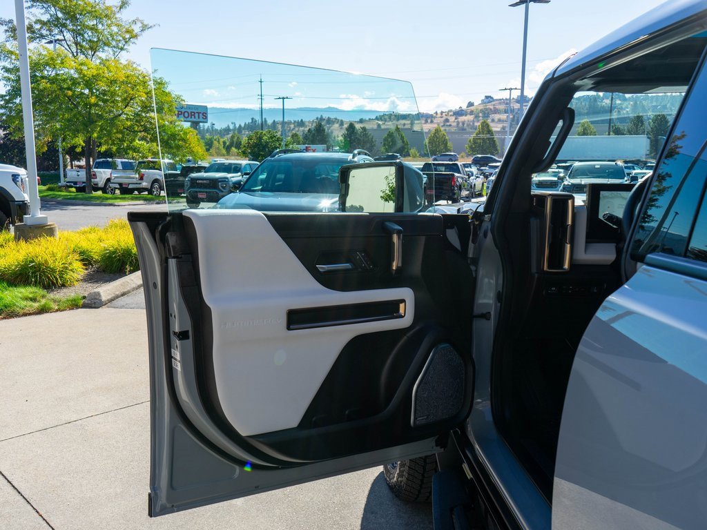 New 2025 GMC Hummer EV 3X w/ LPO, Dark Essentials Package image 18