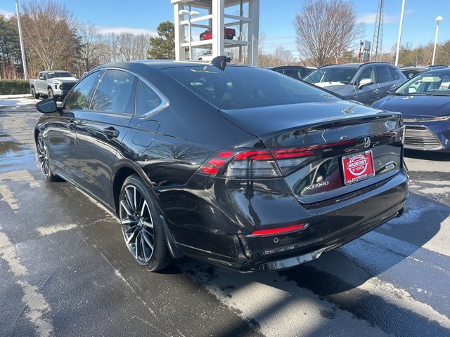 Used 2024 Honda Accord Touring image 7