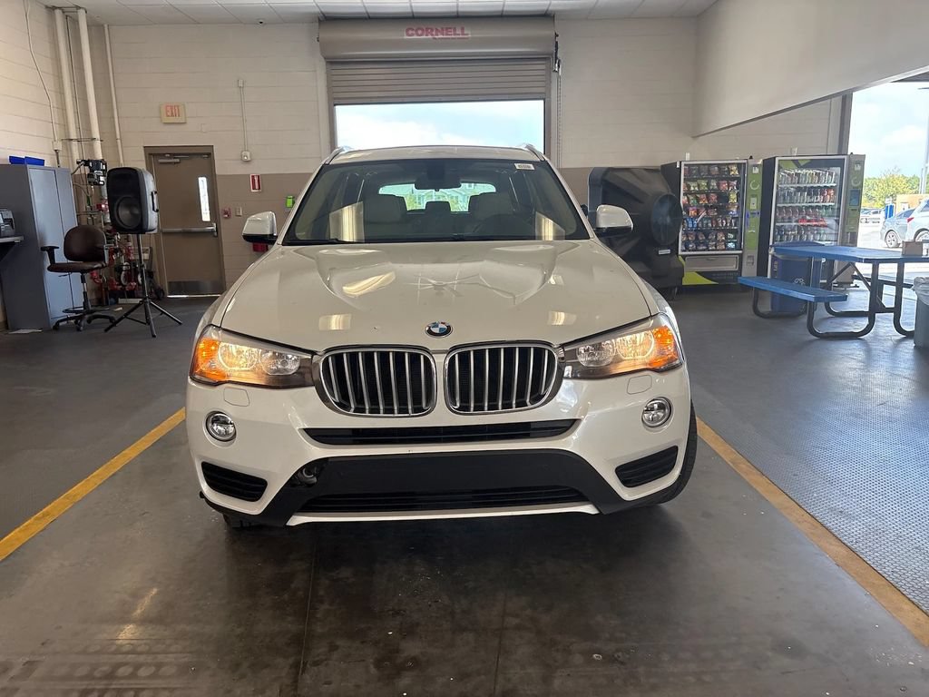 Used 2017 BMW X3 sDrive28i RWD image 2