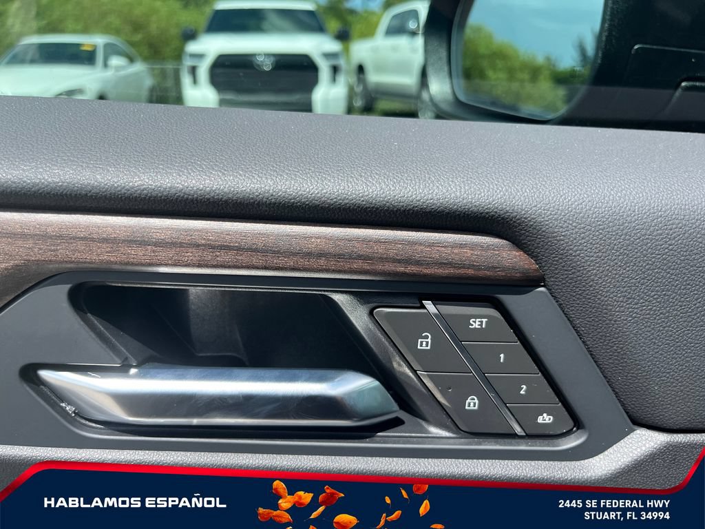 New 2026 GMC Acadia Denali Ultimate FWD image 12