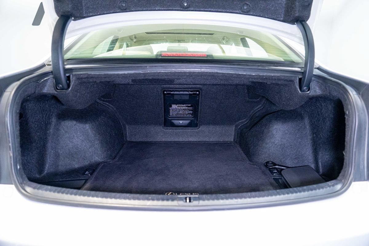 Used 2013 Lexus IS 250 w/ Premium Pkg Value Edition RWD image 13