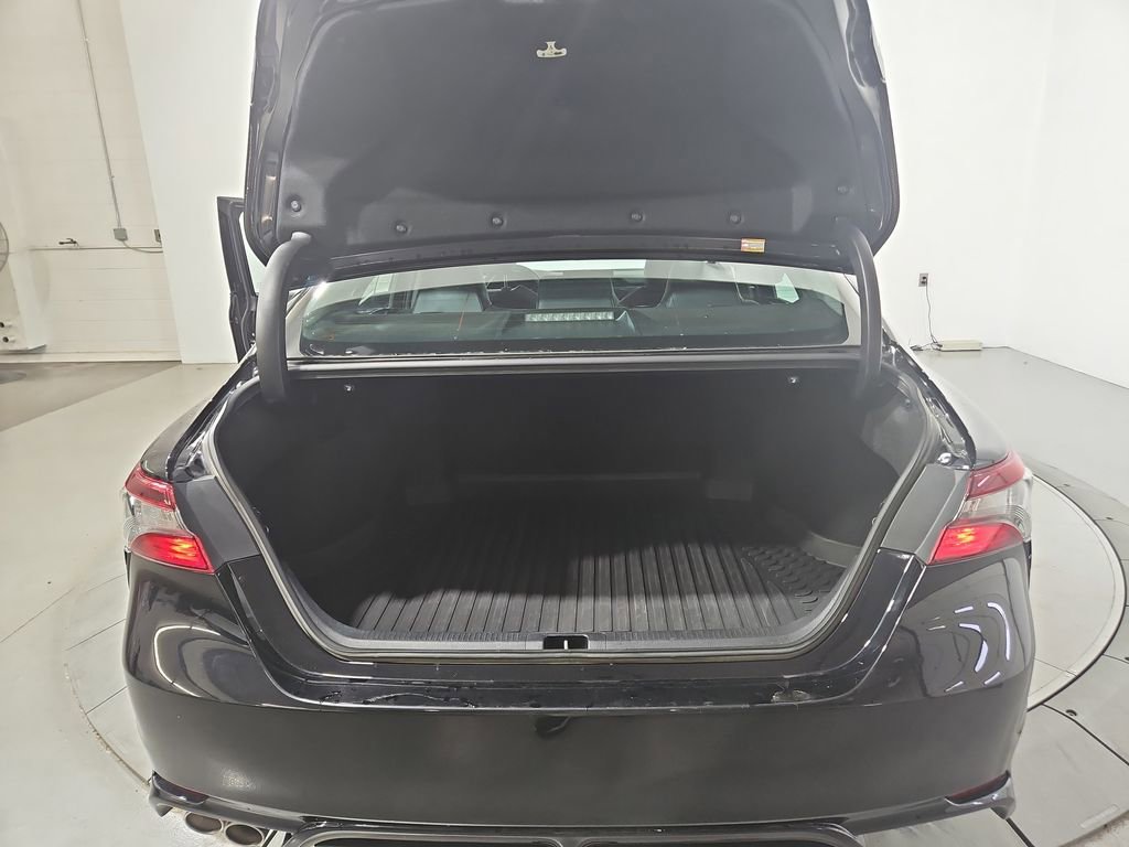 Used 2022 Toyota Camry SE FWD image 22