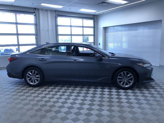 Used 2020 Toyota Avalon XLE FWD image 34