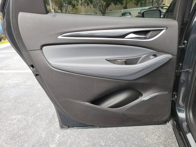 Used 2020 Buick Enclave Essence FWD image 10