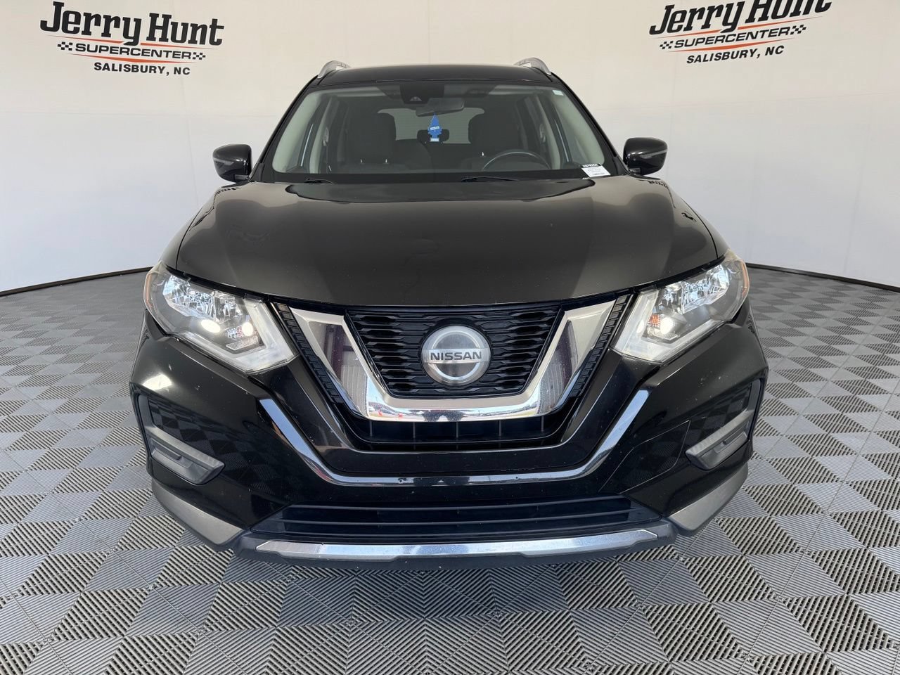 Used 2019 Nissan Rogue S w/ Special Edition Package FWD image 5