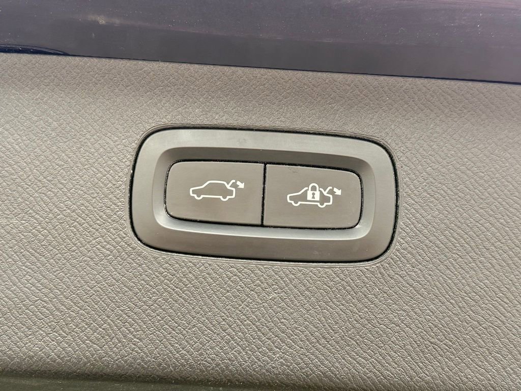 Used 2018 Volvo XC90 T5 Momentum w/ Convenience Package AWD/4WD image 20