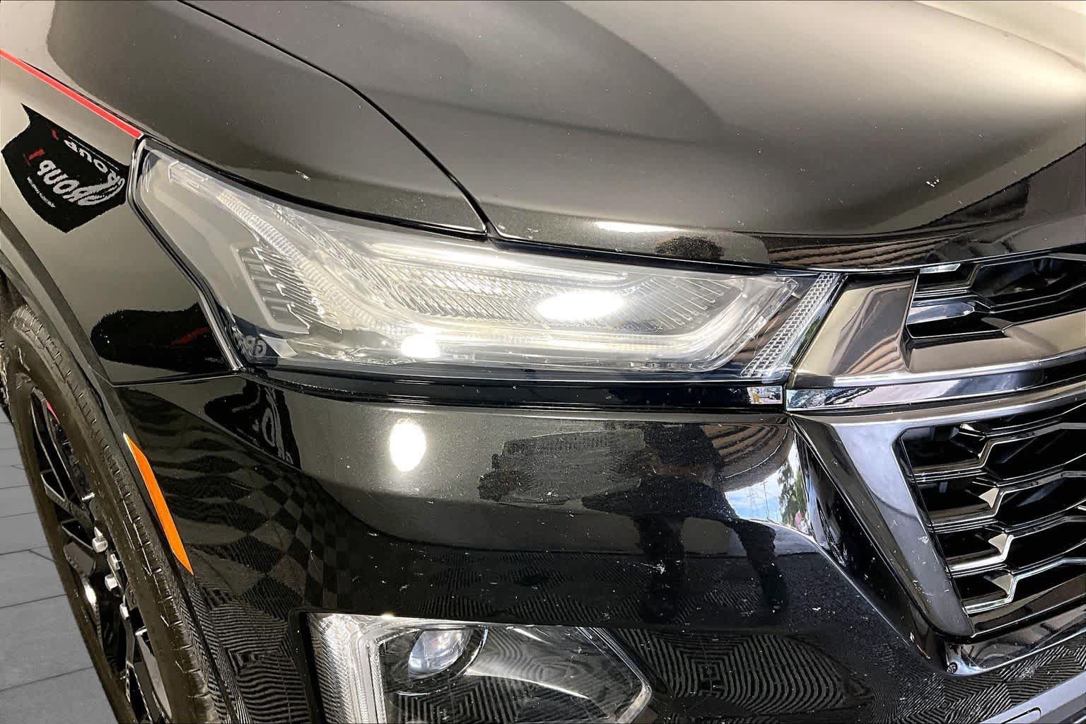 Used 2023 Chevrolet Traverse Premier w/ Redline Edition FWD image 26