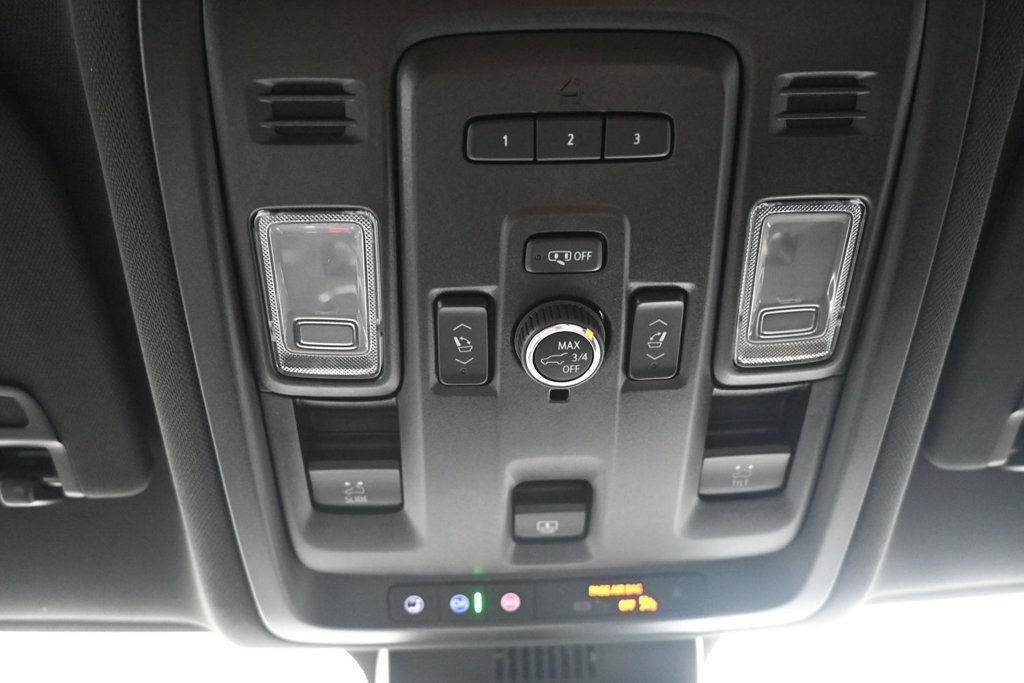 Used 2024 Chevrolet Suburban Z71 w/ Luxury Package AWD/4WD image 19