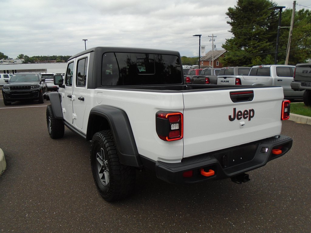Used 2026 Jeep Gladiator Mojave AWD/4WD image 4