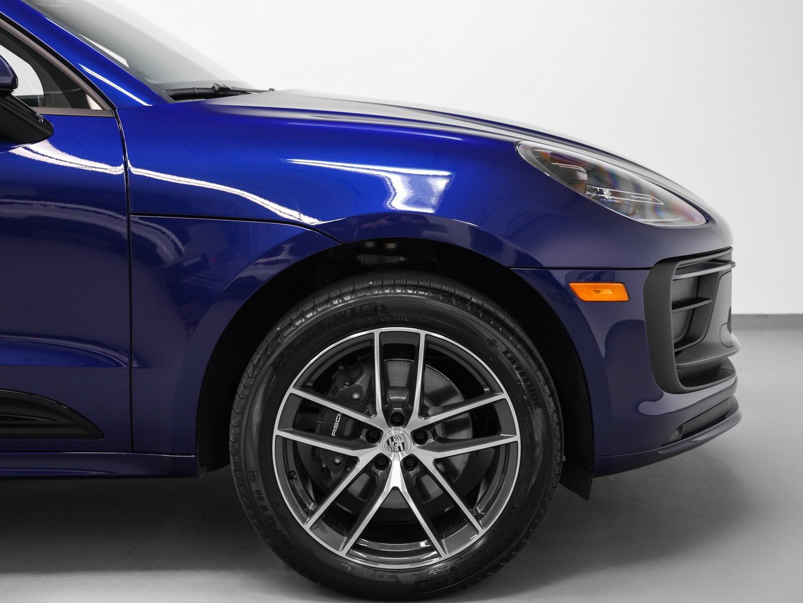 Certified 2026 Porsche Macan AWD/4WD image 14