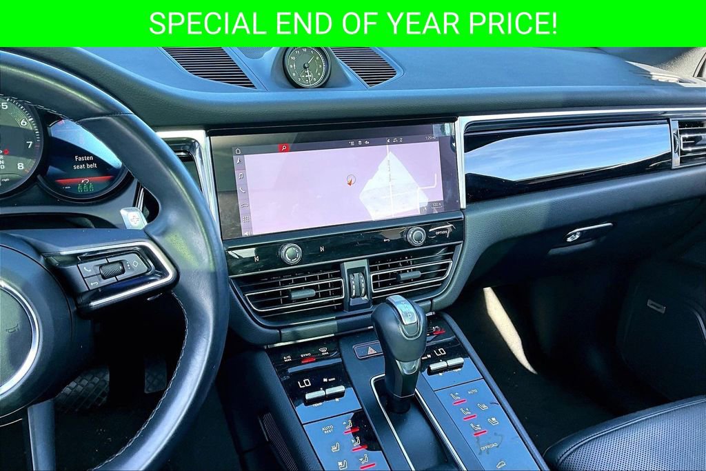 Used 2023 Porsche Macan Turbo image 9