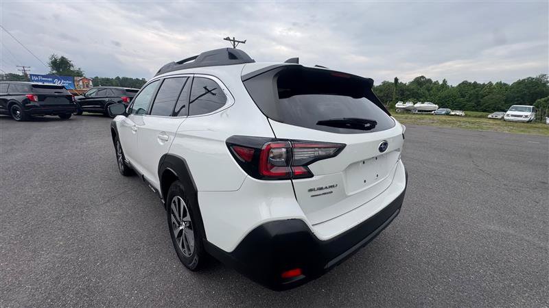 Used 2023 Subaru Outback Premium AWD/4WD image 19