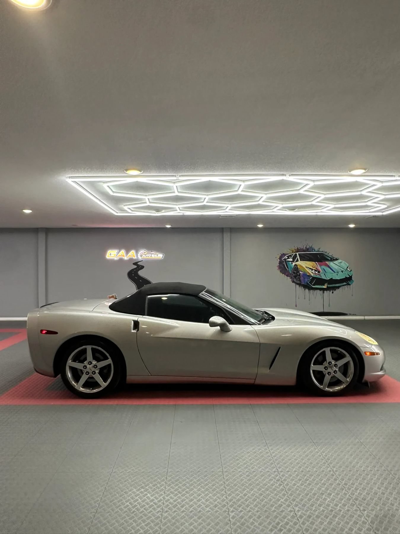 Used 2005 Chevrolet Corvette Convertible w/ Preferred Equipment Group RWD image 8