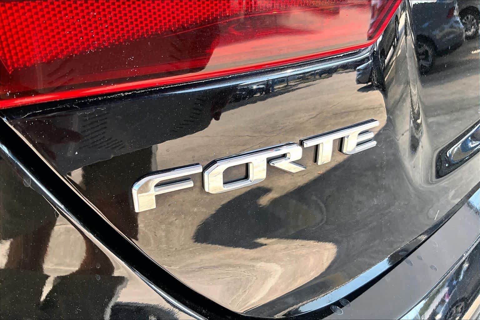 Used 2021 Kia Forte LXS FWD image 29