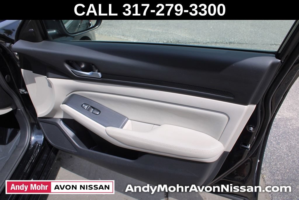 Used 2025 Nissan Altima 2.5 SV FWD image 21