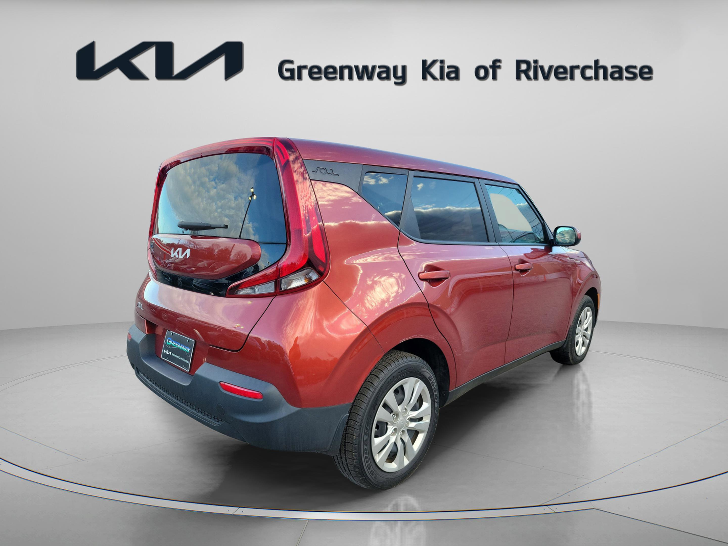 Used 2022 Kia Soul LX image 6