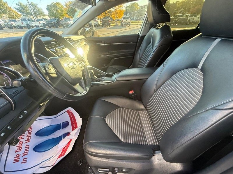 Used 2019 Toyota Camry SE image 16