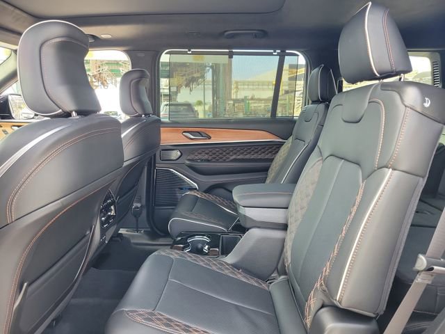 New 2026 Jeep Grand Cherokee L Summit w/ Obsidian Package AWD/4WD image 12