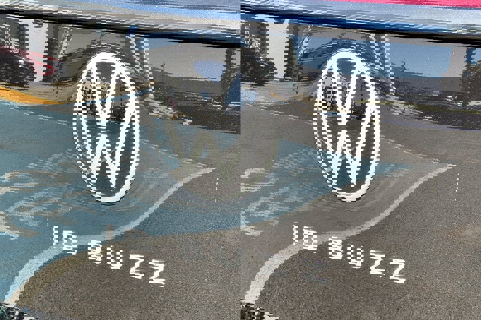 New 2025 Volkswagen ID. Buzz Pro S image 28