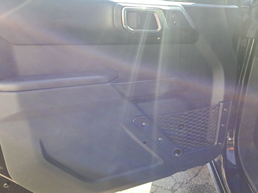 Used 2025 Ford Bronco Badlands image 22