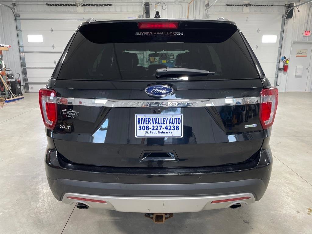 Used 2017 Ford Explorer XLT w/ Equipment Group 202A image 6