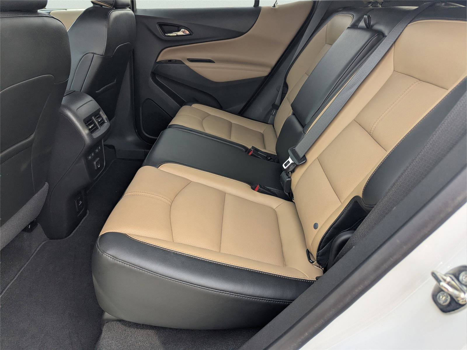 Used 2022 Chevrolet Equinox Premier image 13