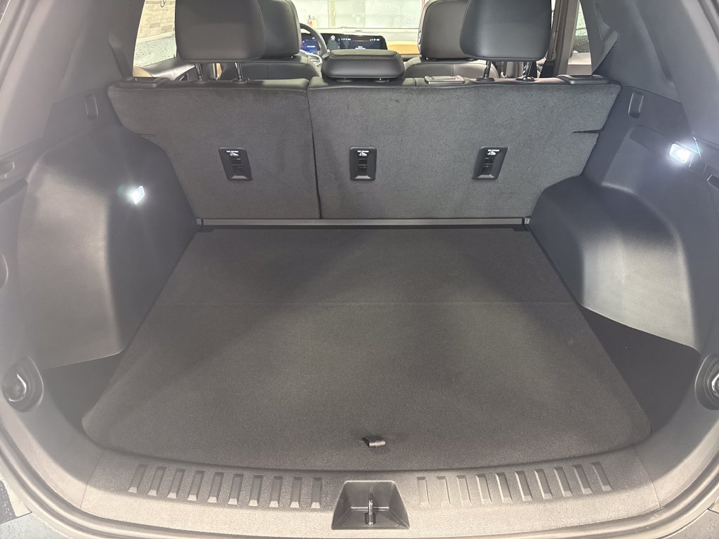 New 2026 Chevrolet Equinox ACTIV w/ Convenience Package III FWD image 40