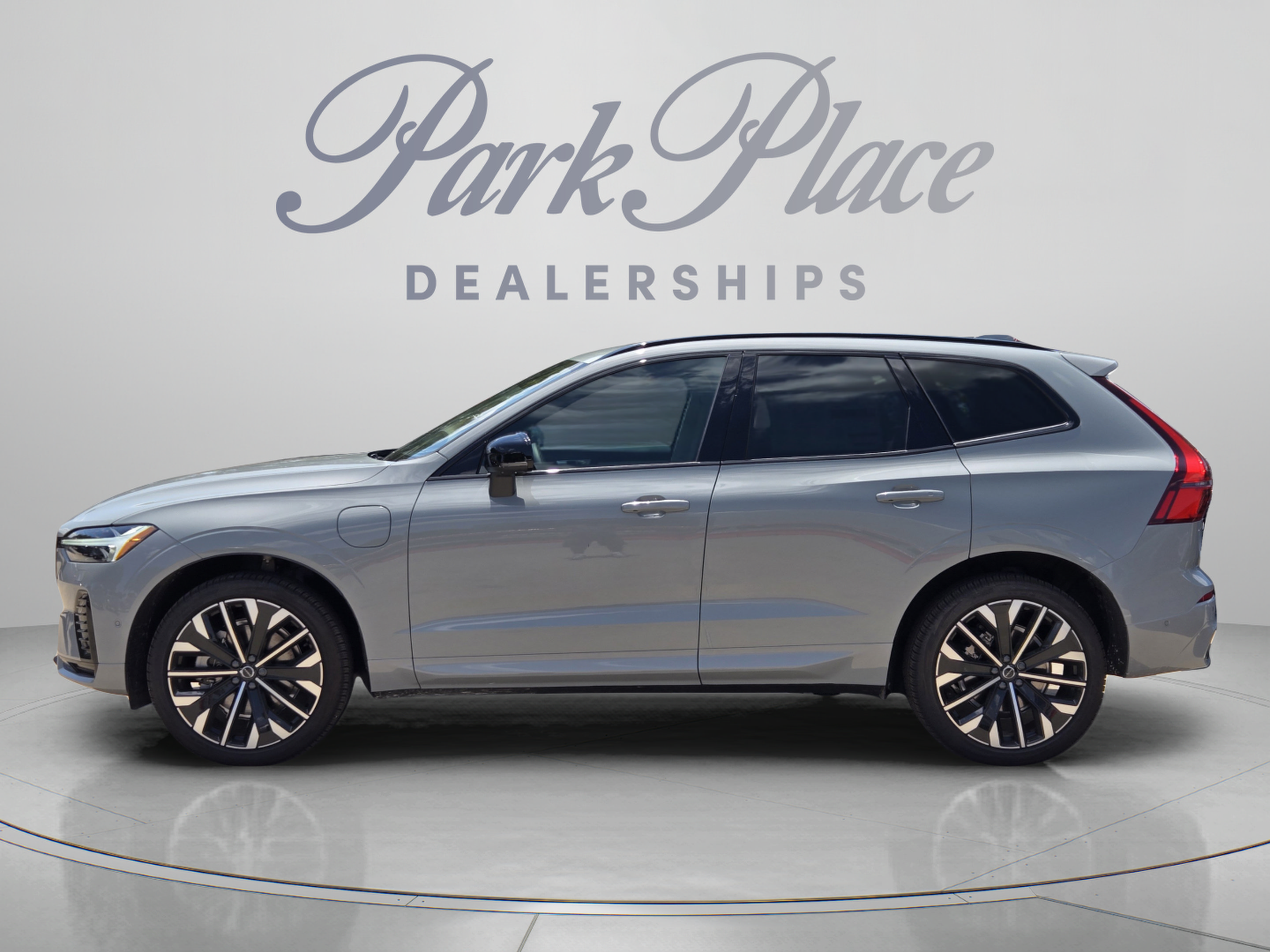 New 2026 Volvo XC60 T8 Ultra w/ Protection Package Premier AWD/4WD video 2