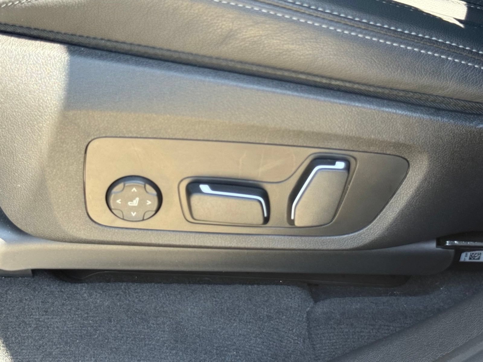 Used 2024 BMW X3 sDrive30i w/ M Sport Package RWD image 25