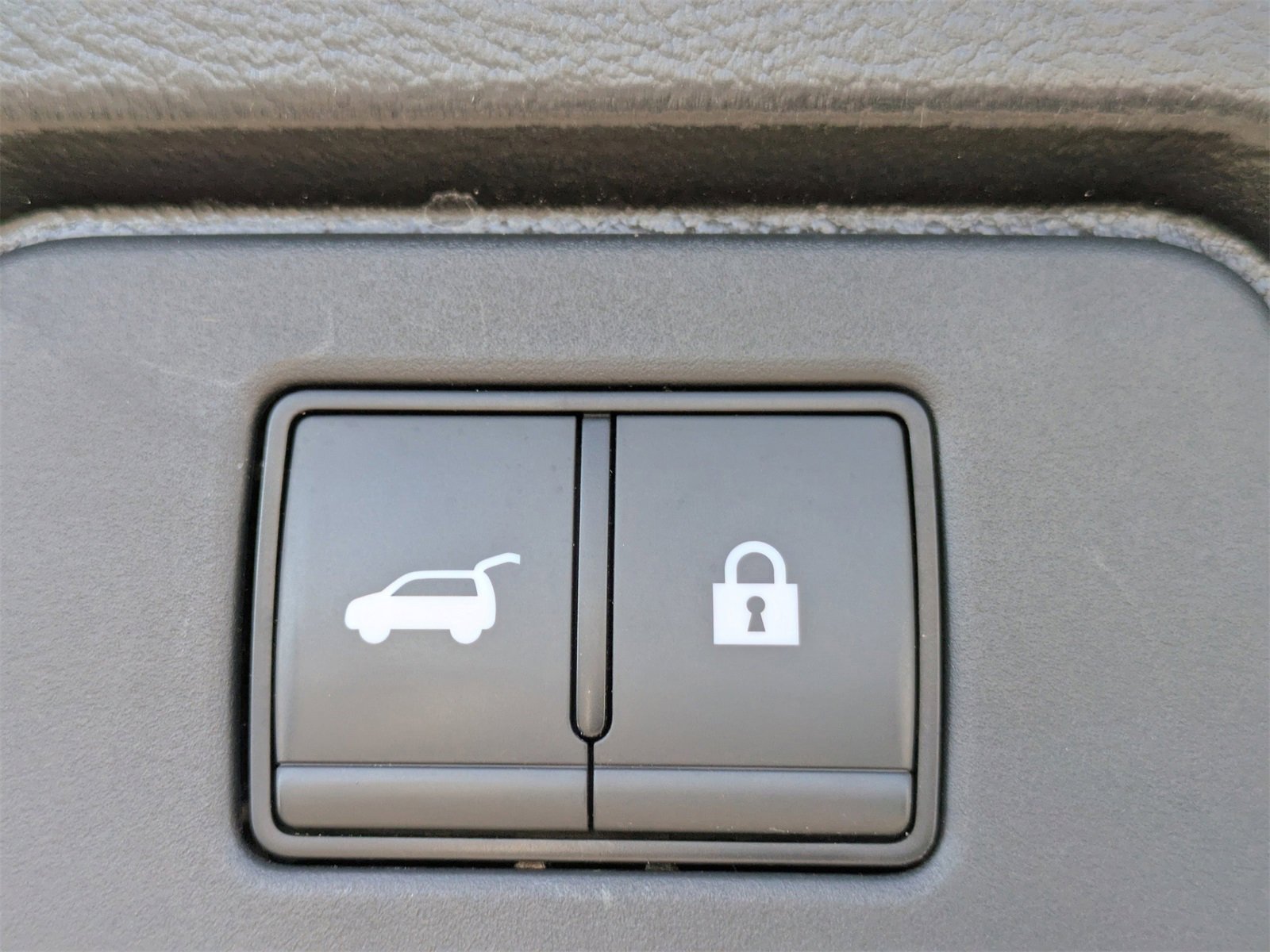 Used 2024 Nissan Rogue SV image 13