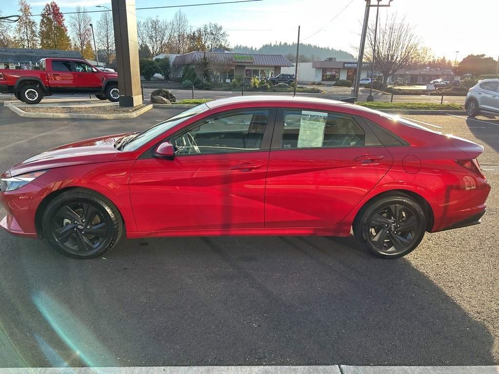 Certified 2021 Hyundai Elantra SEL w/ Convenience Package image 8