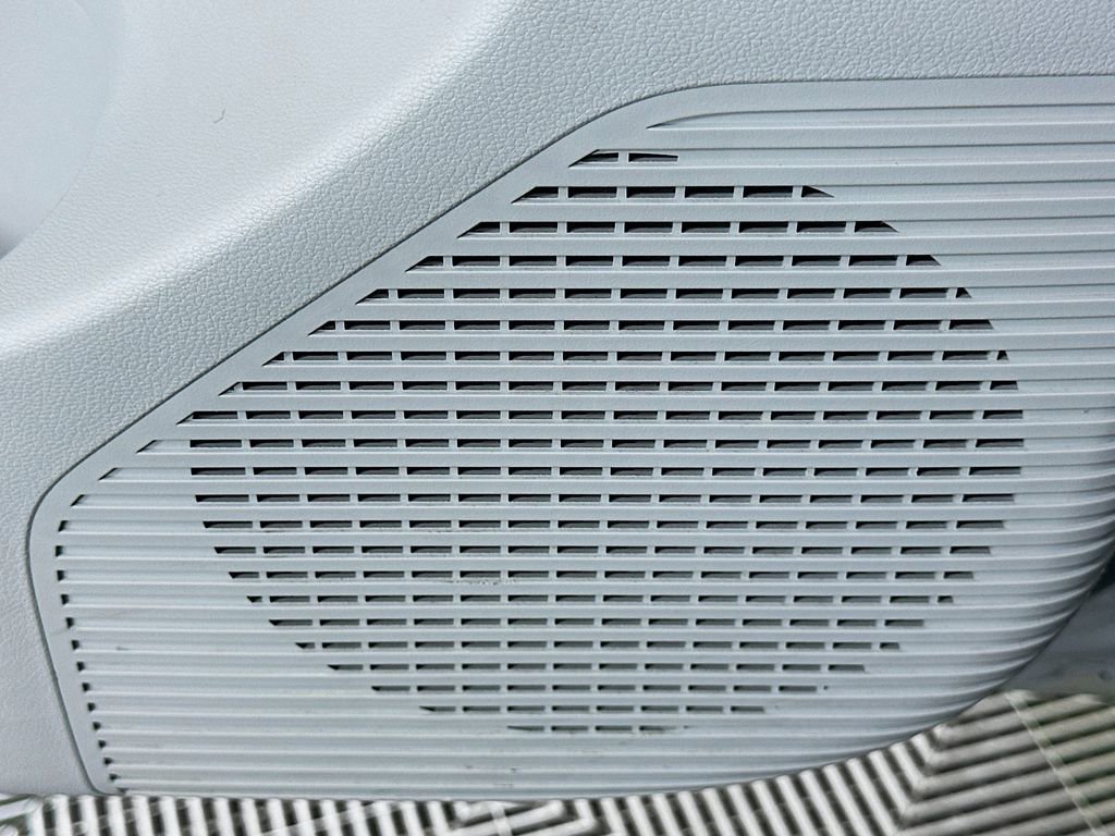 Certified 2025 Hyundai Kona SEL image 18