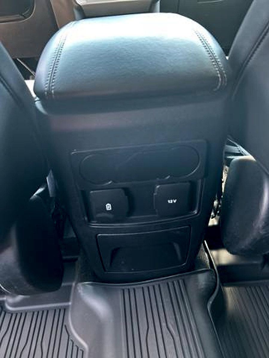 Used 2023 Ford Explorer XLT w/ Equipment Group 202A image 25