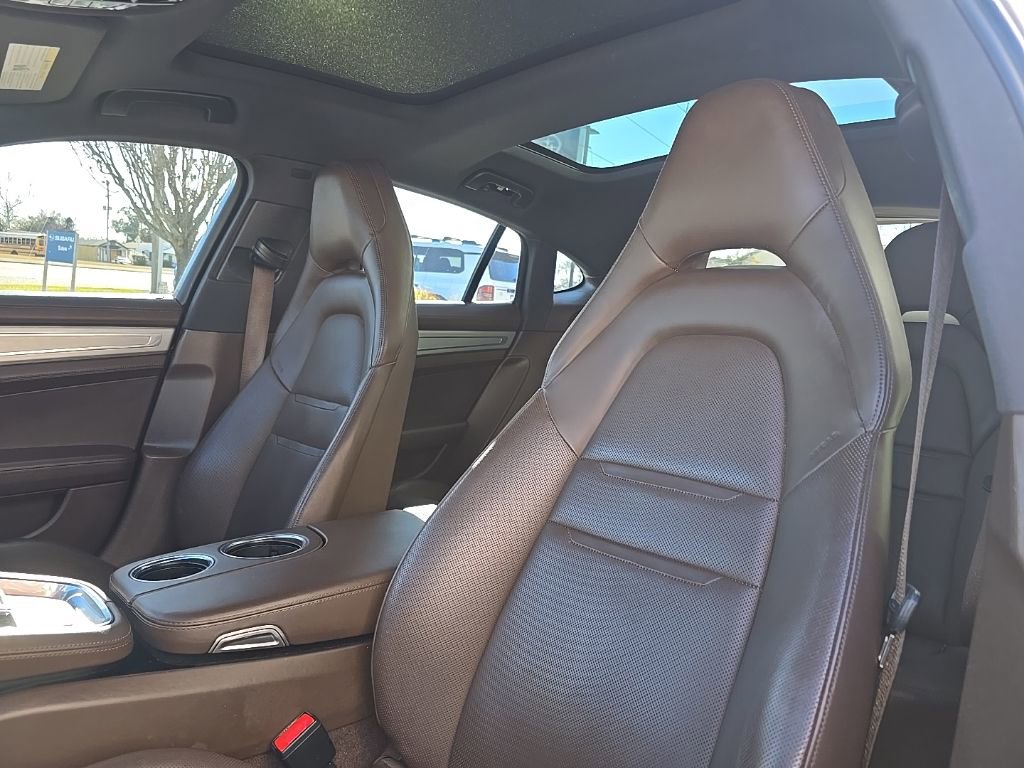 Used 2018 Porsche Panamera 4S image 15