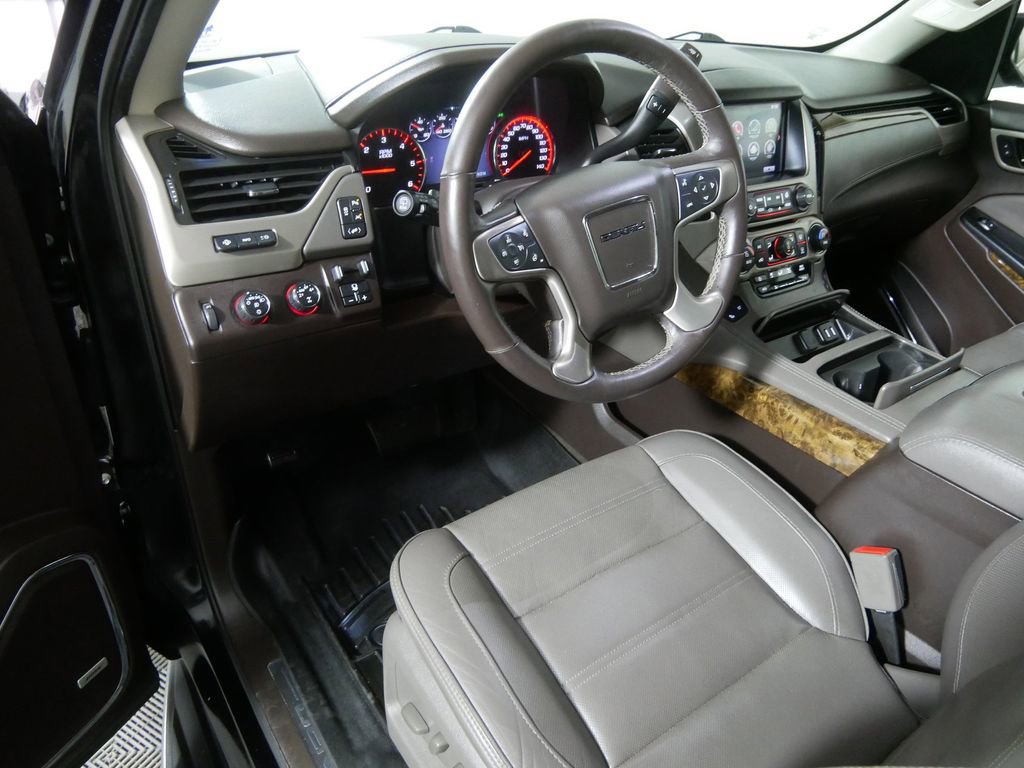 Used 2016 GMC Yukon Denali w/ Open Road Package image 11