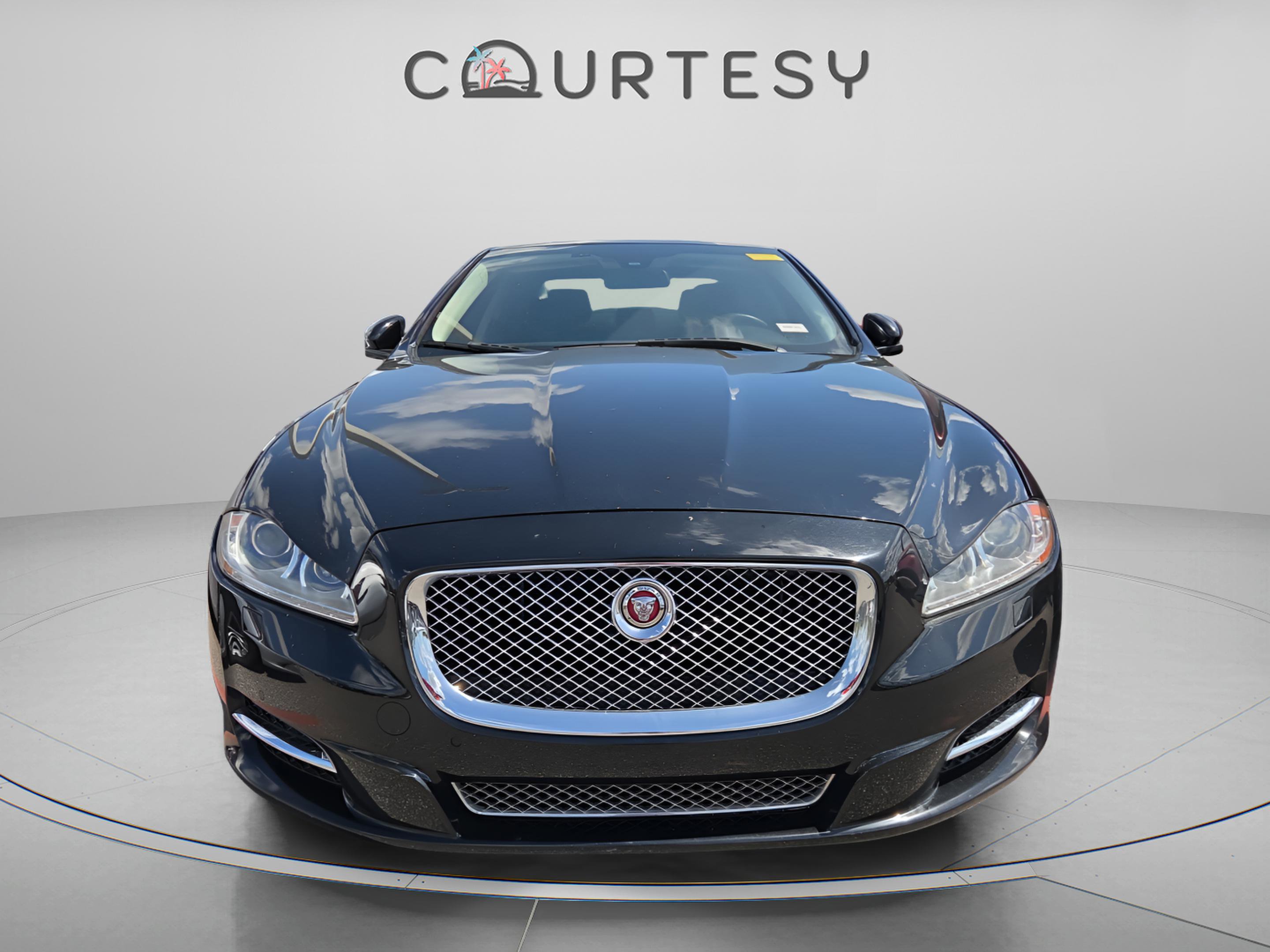 Used 2015 Jaguar XJ AWD image 5