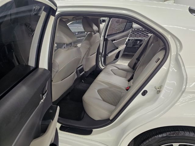Used 2020 Toyota Camry SE image 30