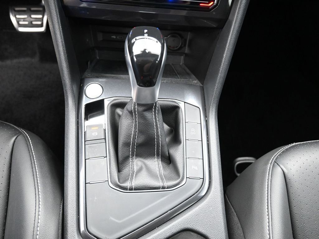 Used 2023 Volkswagen Tiguan SE R-Line image 26