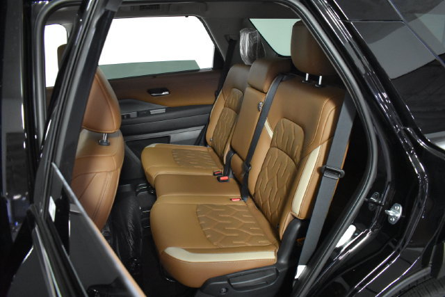 New 2026 Nissan Pathfinder Platinum AWD/4WD image 29