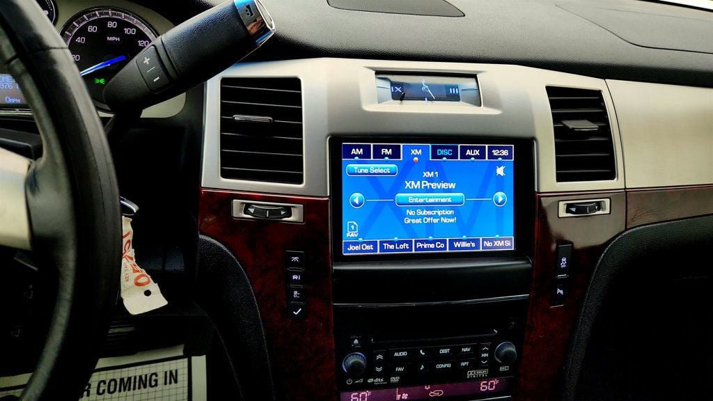 Used 2012 Cadillac Escalade EXT Luxury AWD/4WD image 19