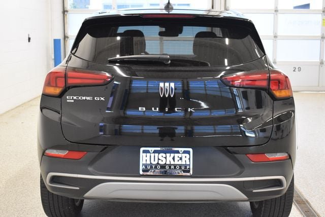 Used 2025 Buick Encore GX Preferred AWD/4WD image 11