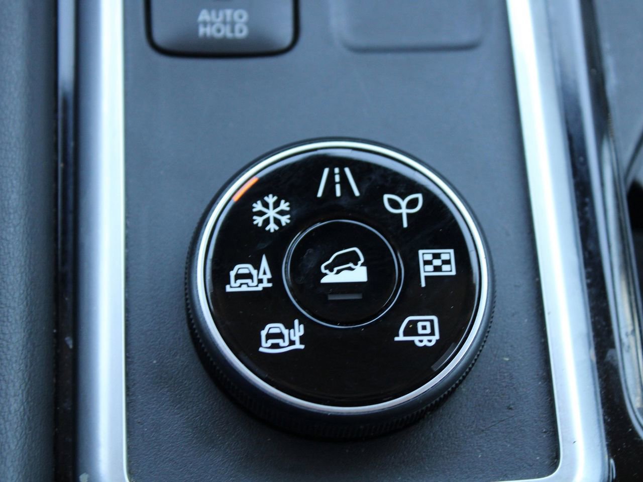 Used 2025 Nissan Pathfinder SV AWD/4WD image 28