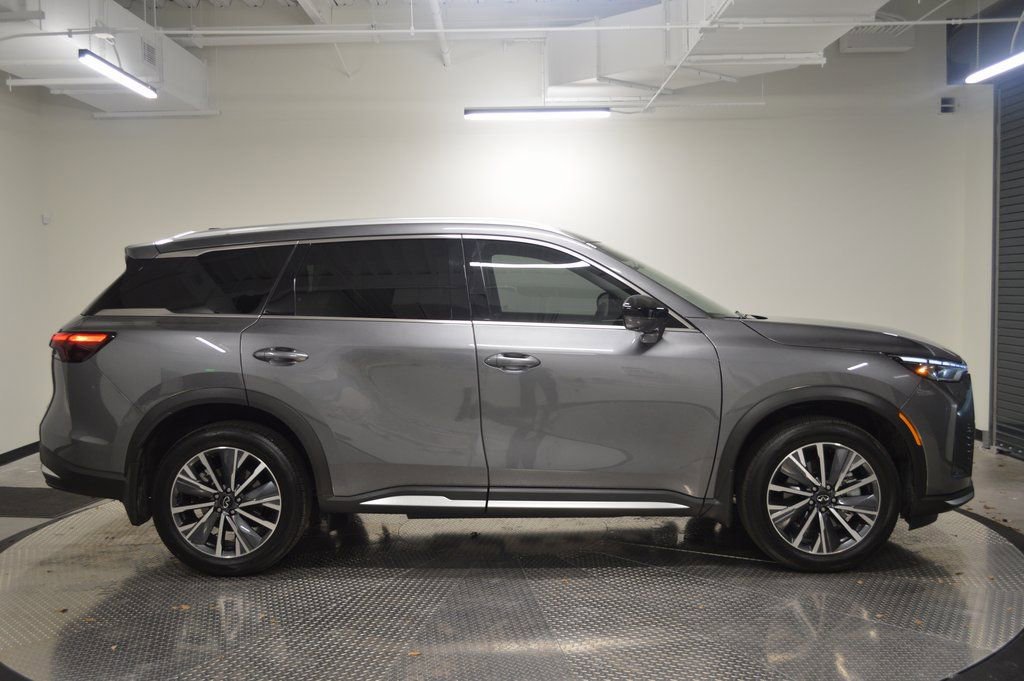 Certified 2026 INFINITI QX60 Luxe w/ Cargo Package AWD/4WD image 8