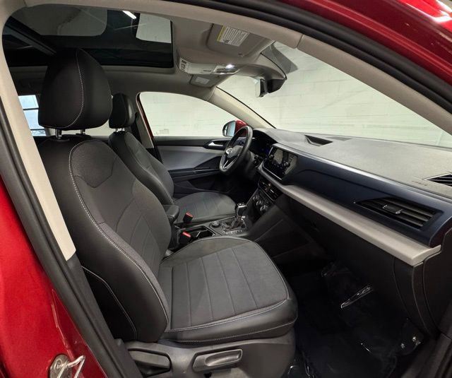 Used 2022 Volkswagen Taos SE image 12