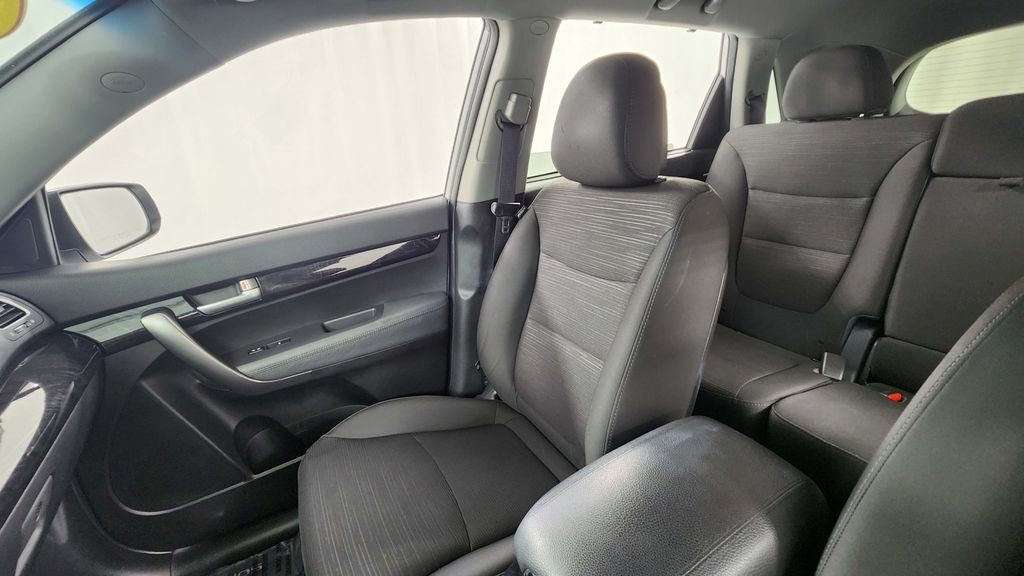 Used 2014 Kia Sorento LX AWD/4WD image 13