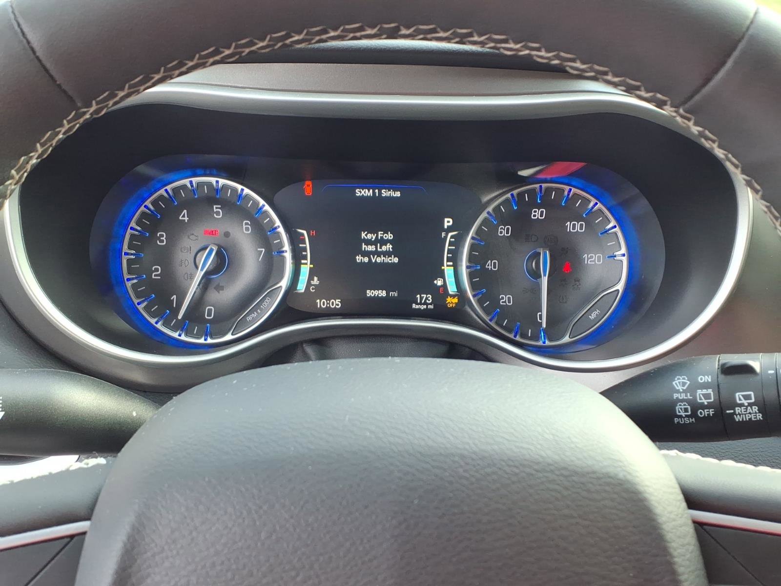 Used 2024 Chrysler Pacifica Touring-L image 21