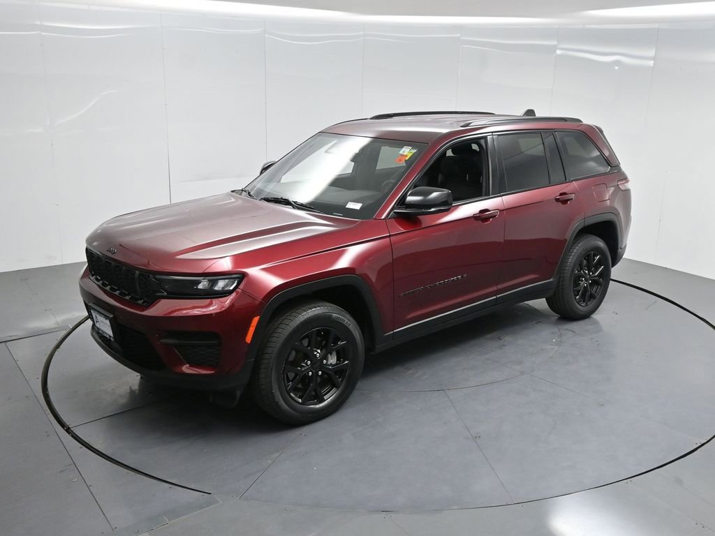 Used 2024 Jeep Grand Cherokee Altitude image 39