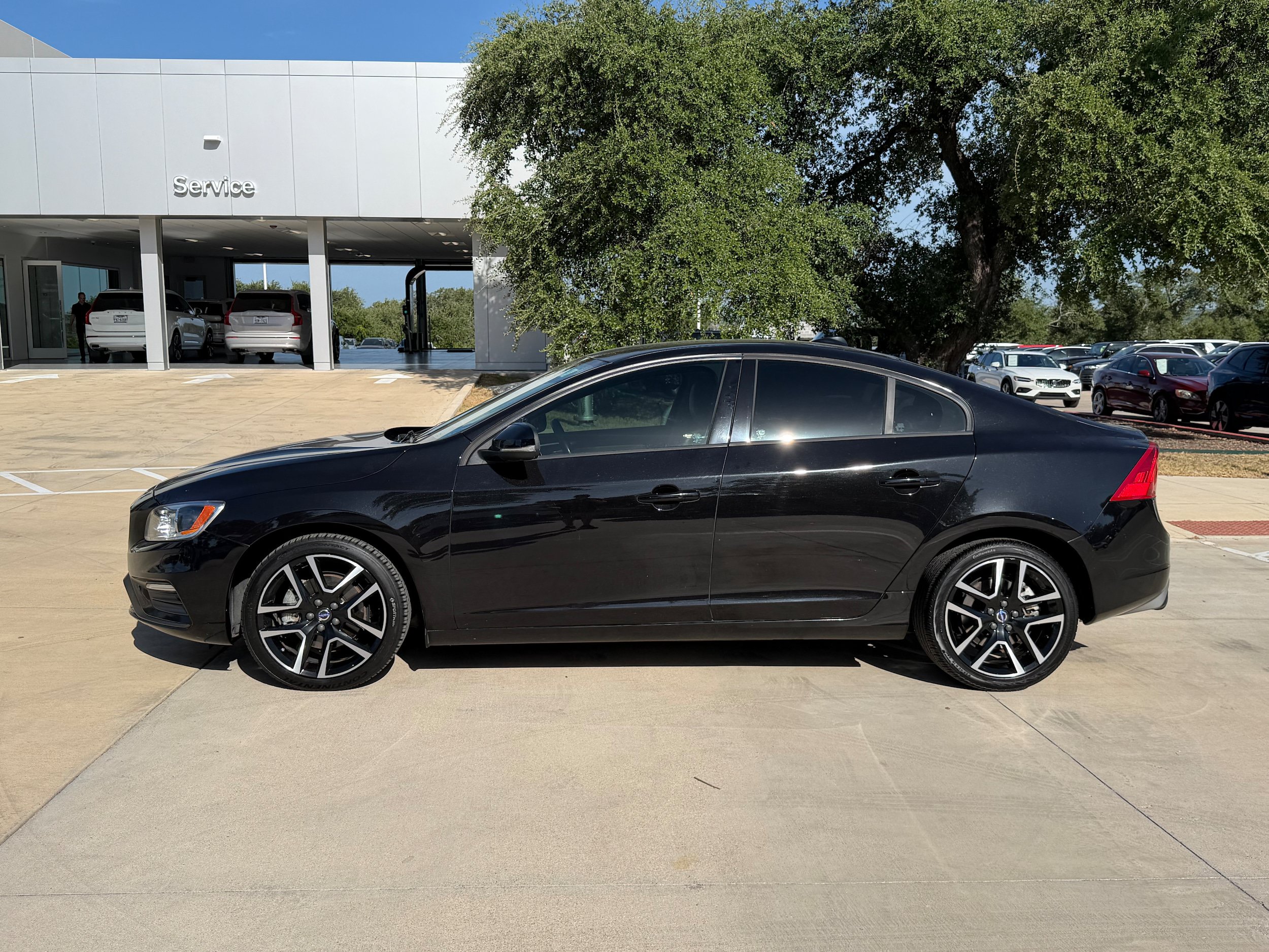 Used 2018 Volvo S60 T5 Dynamic w/ Vision Package FWD image 3